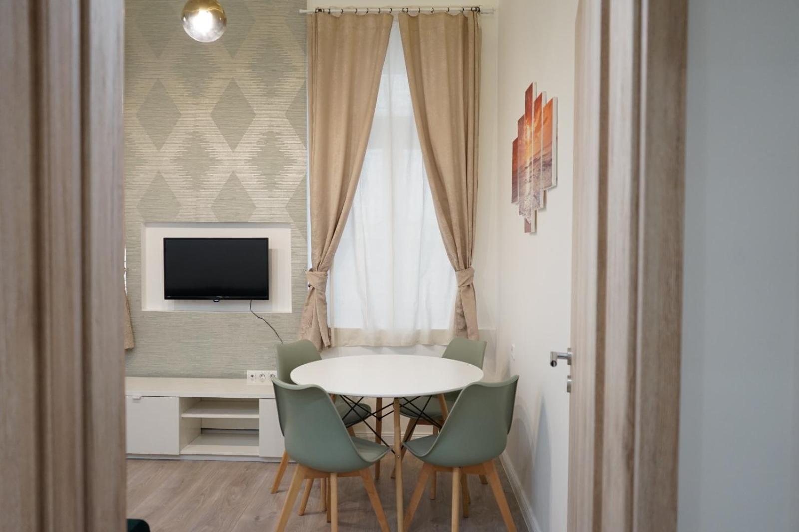 B70-1 - Park Panorama - Location By Bqa Apartament Budapeszt